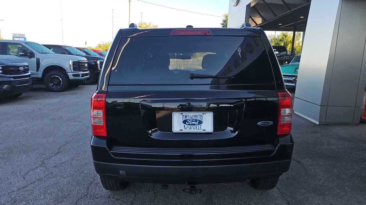 Used 2014 Jeep Patriot Sport w/ Power Value Group FWD image 4