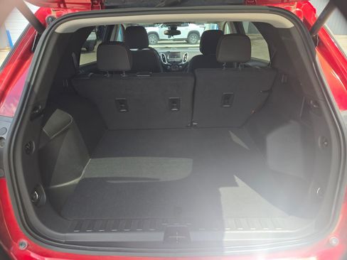 Used 2024 Chevrolet Equinox LT FWD image 21
