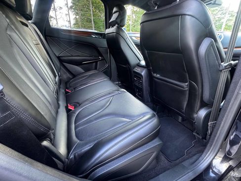 Used 2019 Lincoln MKC Reserve w/ MKC Climate Package AWD/4WD image 9