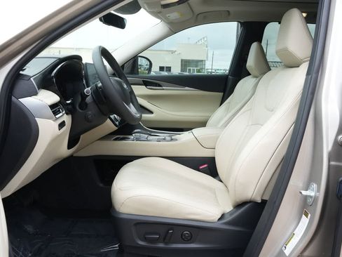 Used 2025 INFINITI QX50 Luxe image 17