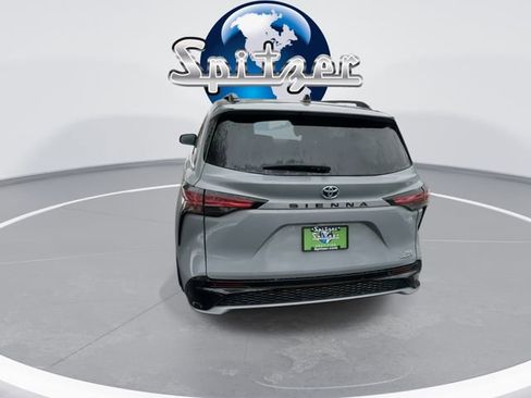Used 2023 Toyota Sienna XSE image 8