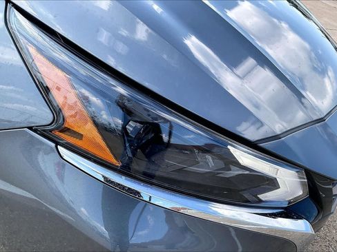 Used 2025 Nissan Altima 2.5 SV FWD image 28