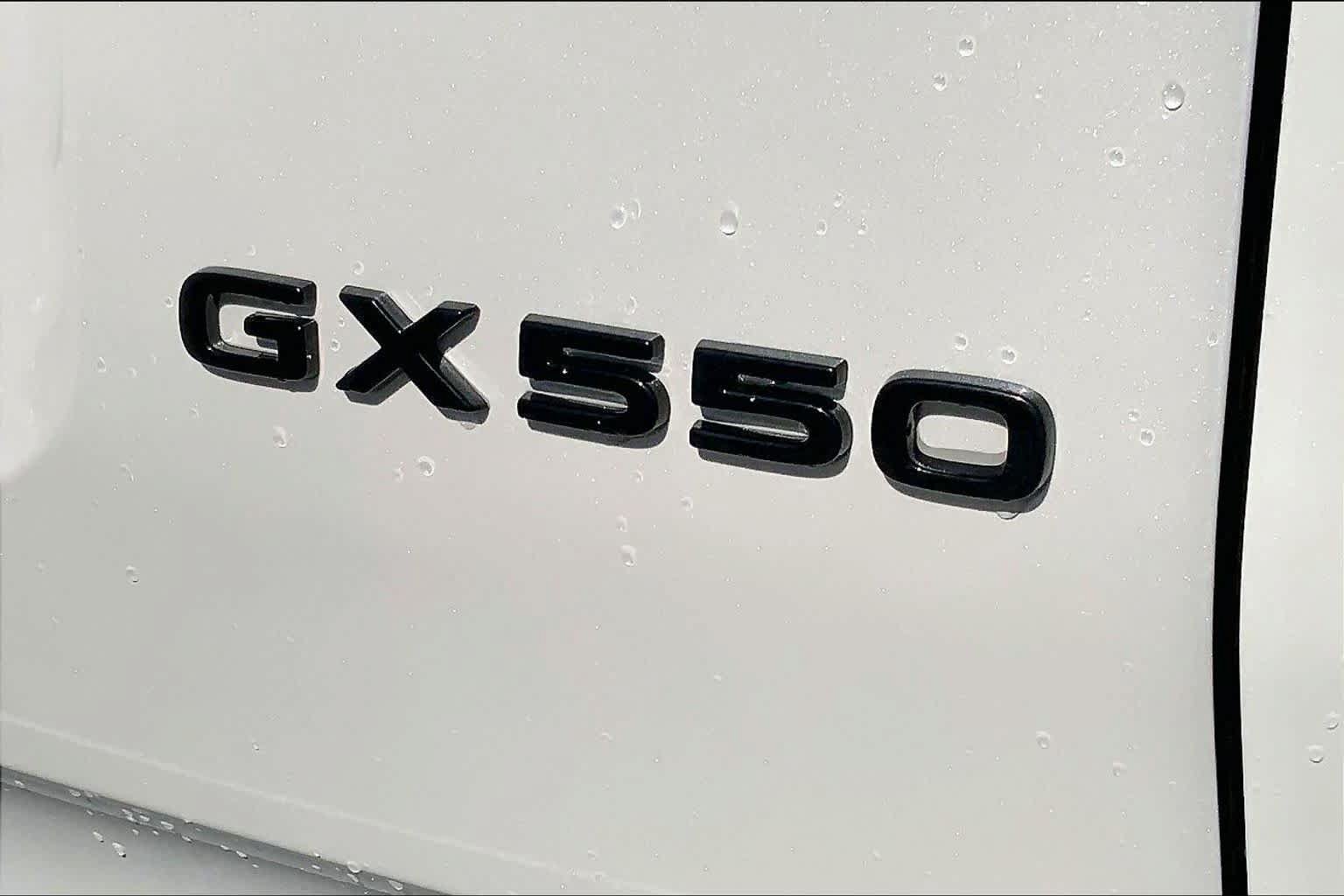 Used 2025 Lexus GX 550 w/ Accessory Package (2T) AWD/4WD image 31