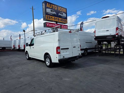 Used 2021 Nissan NV 3500 SV image 29