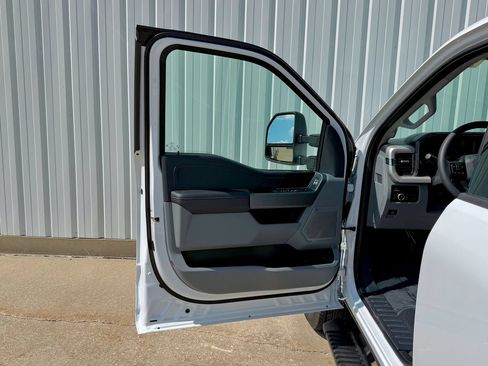 New 2026 Ford F250 XLT w/ XLT Premium Package AWD/4WD image 14