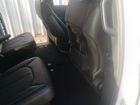 New 2026 Chrysler Pacifica Select image 25