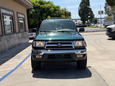 Used 2000 Toyota 4Runner SR5 AWD/4WD image 4