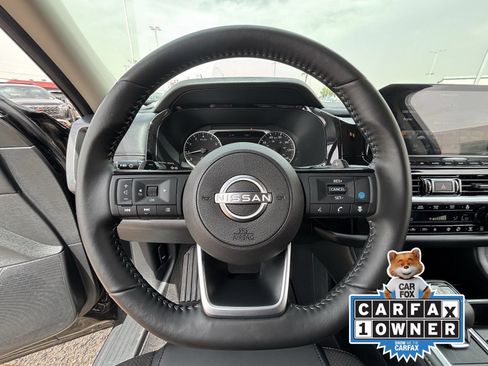 Used 2025 Nissan Pathfinder SL FWD image 28