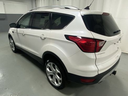 Used 2019 Ford Escape Titanium image 2