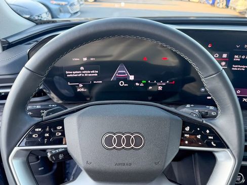 Used 2025 Audi Q5 Premium Plus w/ Premium Plus image 14