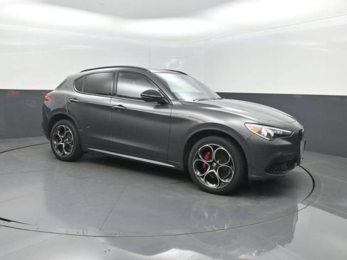 Used 2023 Alfa Romeo Stelvio Veloce AWD/4WD image 33