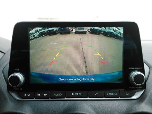 Used 2024 Nissan Sentra SV FWD image 8