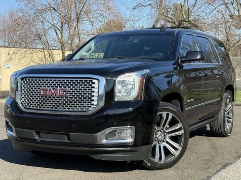 Used 2017 GMC Yukon Denali w/ Open Road Package image 1