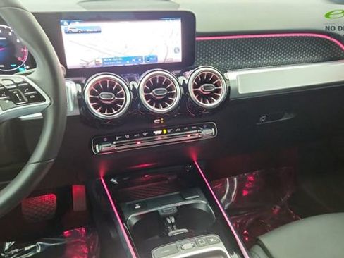 Used 2025 Mercedes-Benz GLB 250 4MATIC w/ Exclusive Package image 62