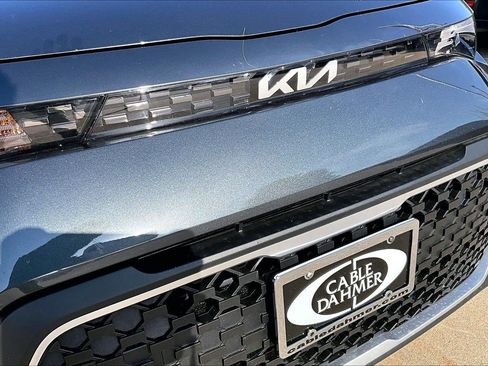 Certified 2025 Kia Soul LX w/ LX Technology Package FWD image 30