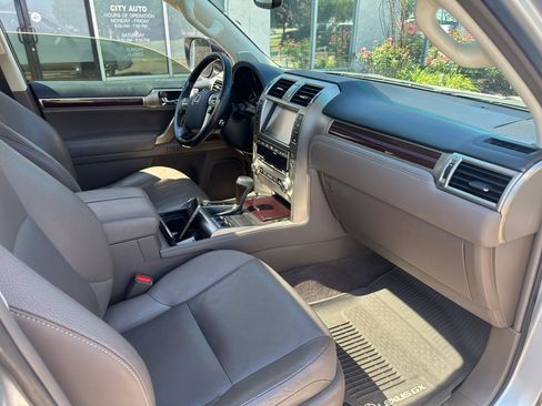Used 2019 Lexus GX 460 Premium AWD/4WD image 11