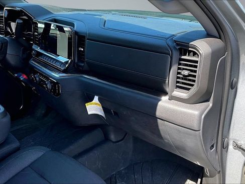 Used 2023 Chevrolet Silverado 1500 RST AWD/4WD image 17