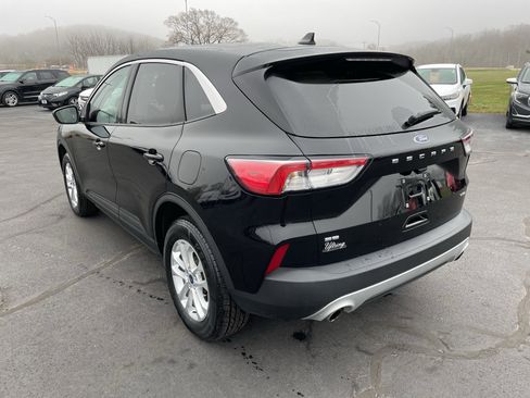 Used 2022 Ford Escape SE w/ Cold Weather Package image 3
