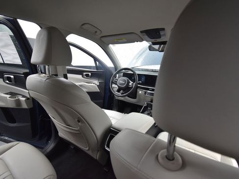 Used 2025 Kia Sorento EX image 19