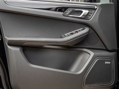 New 2026 Porsche Macan AWD/4WD image 18
