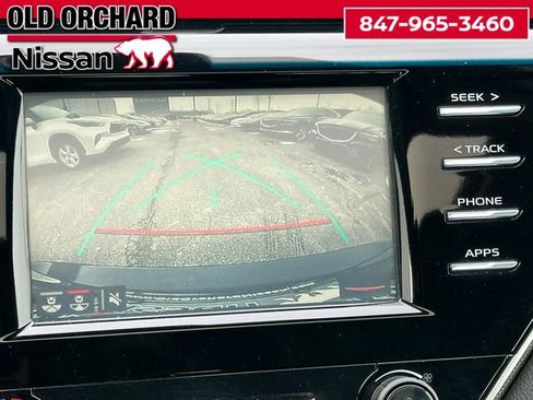 Used 2018 Toyota Camry L image 15