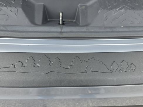 Used 2024 Subaru Crosstrek 2.0i Premium image 12