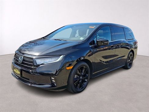 Used 2023 Honda Odyssey Sport image 3