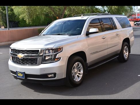 Used 2016 Chevrolet Suburban LT w/ Luxury Package image 3