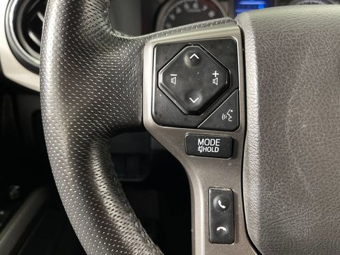 Used 2022 Toyota Tacoma SR5 RWD image 26