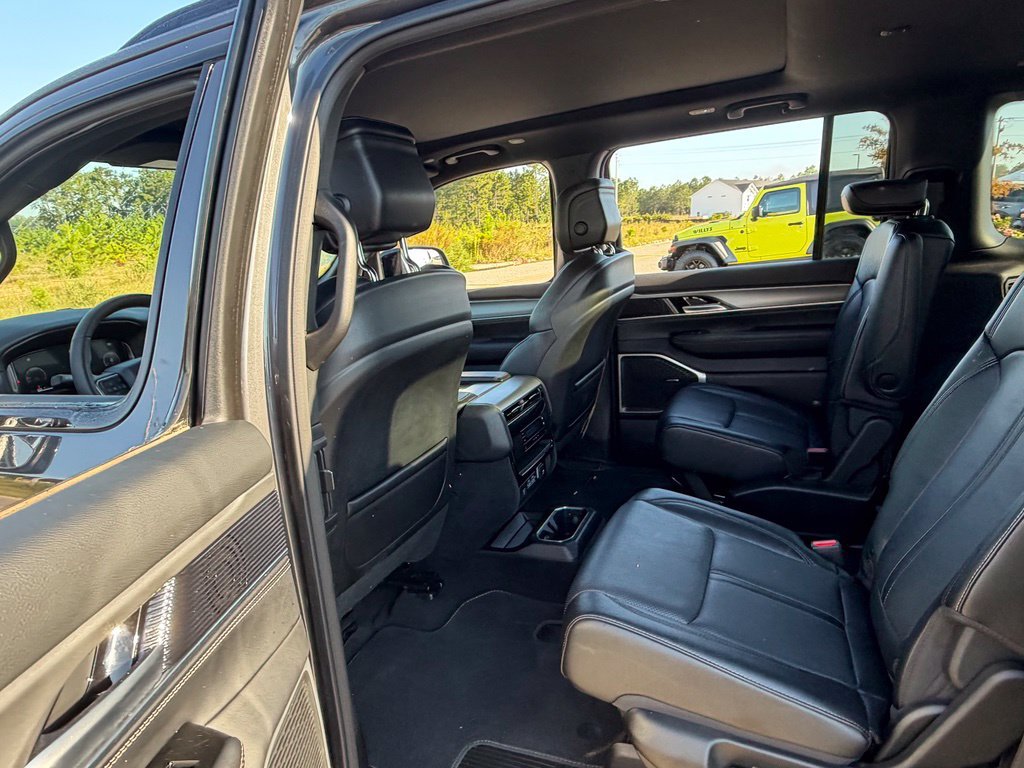 Used 2024 Jeep Wagoneer Series II RWD image 33
