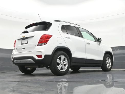Used 2019 Chevrolet Trax LT w/ LT Convenience Package FWD image 27