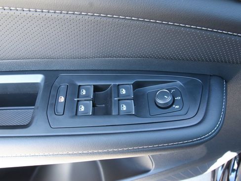 Certified 2026 Volkswagen Atlas SE FWD image 13