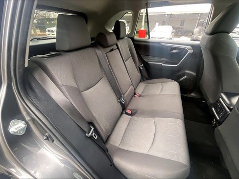 Used 2022 Toyota RAV4 XLE w/ Convenience Package image 32
