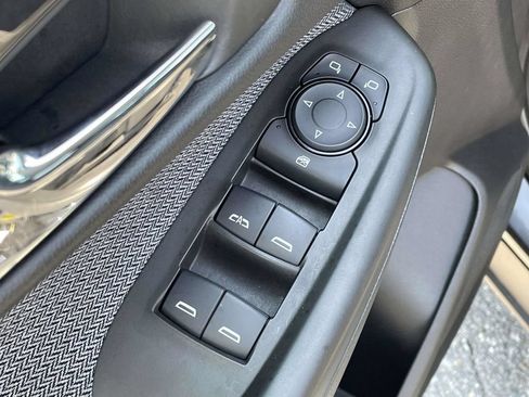 Used 2025 Chevrolet TrailBlazer LT AWD/4WD image 24