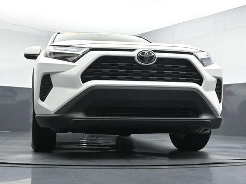 Used 2024 Toyota RAV4 XLE FWD image 34