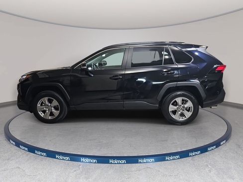 Used 2025 Toyota RAV4 XLE AWD/4WD image 9