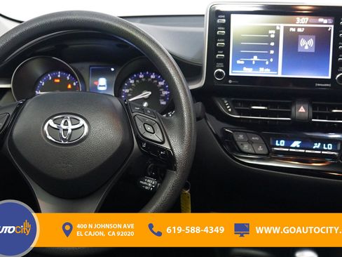 Used 2021 Toyota C-HR LE image 5