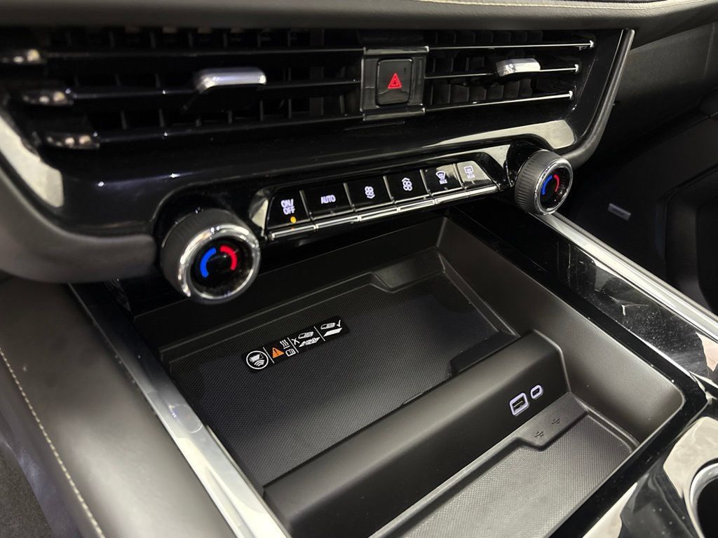 Certified 2025 Chevrolet Suburban Premier RWD image 47