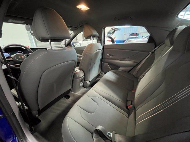 Used 2024 Hyundai Elantra SEL FWD image 15