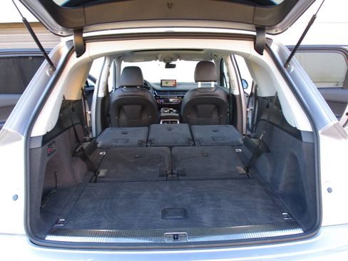 Used 2018 Audi Q7 3.0T Prestige w/ Prestige Package image 35