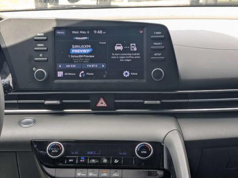 Used 2023 Hyundai Elantra SEL w/ Preferred Accessory Package FWD image 18