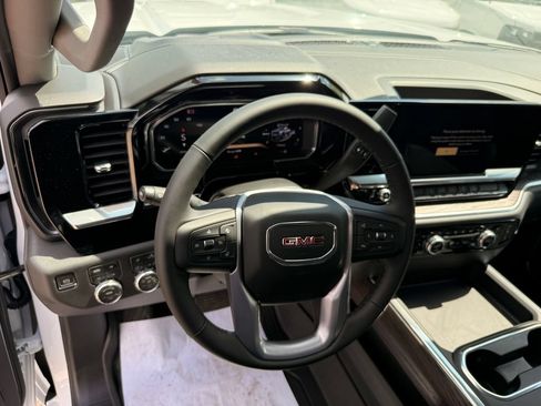 New 2026 GMC Sierra 2500 SLT AWD/4WD image 15