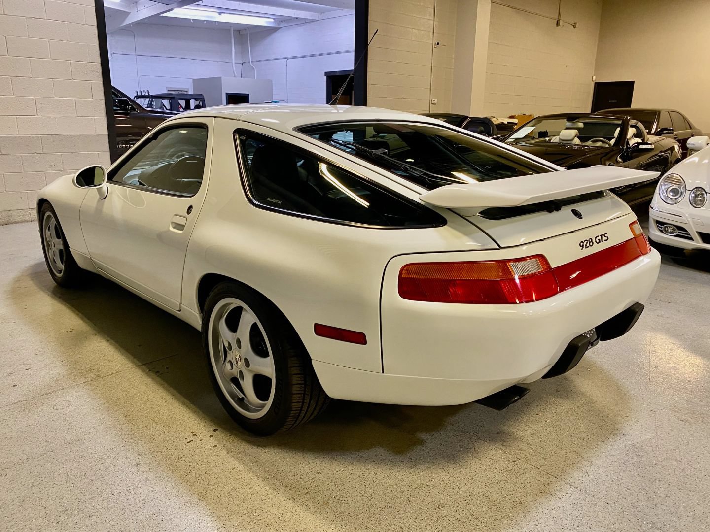 Used 1994 Porsche 928 GTS RWD image 24