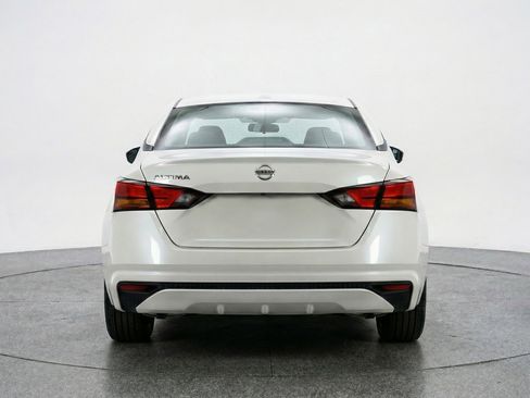 Used 2025 Nissan Altima 2.5 SV image 7