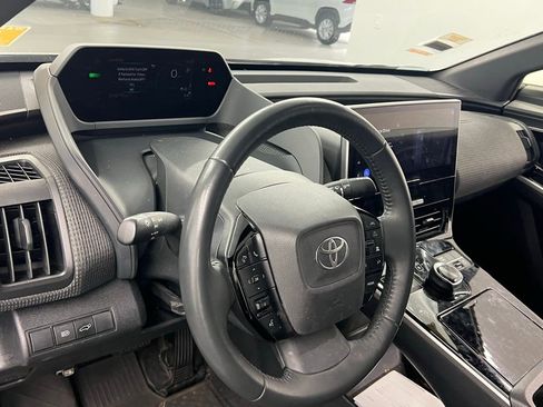 Used 2025 Toyota bZ4X AWD w/ Weather Package image 7