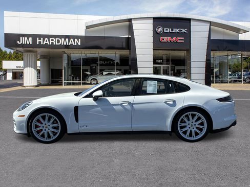Used 2021 Porsche Panamera GTS image 4