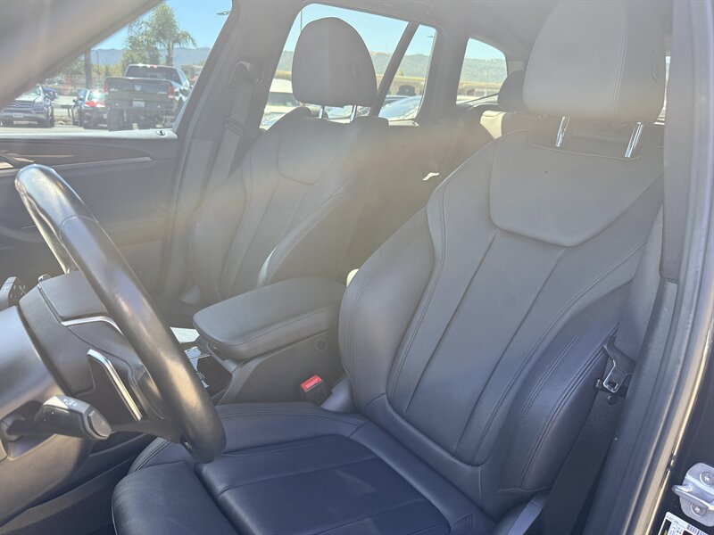 Used 2019 BMW X3 xDrive30i w/ Driving Assistance Package AWD/4WD image 11