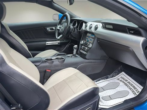 Used 2019 Ford Mustang Premium RWD image 9
