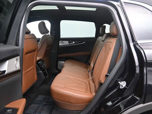 Used 2022 Lincoln Nautilus Reserve w/ Equipment Group 202A image 31