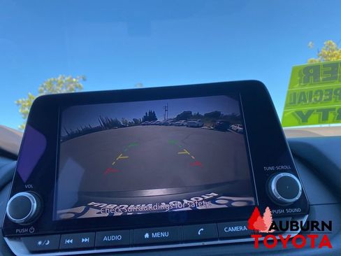 Used 2023 Nissan Rogue S FWD image 38